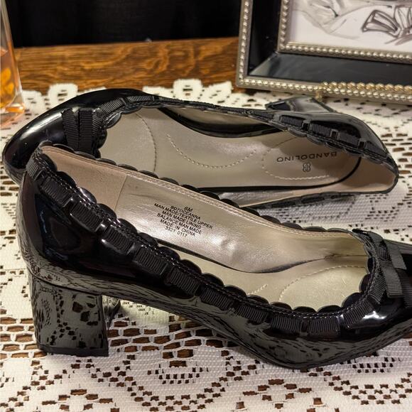 EUC Bandalino Black Patent Leather Scalloped Bow Pumps BD7Oceanna, US Women's 6M - Picture 7 of 8